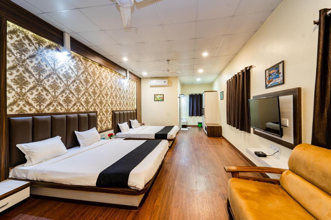 Narmada Hills Resort Omkareshwar Bagian luar foto