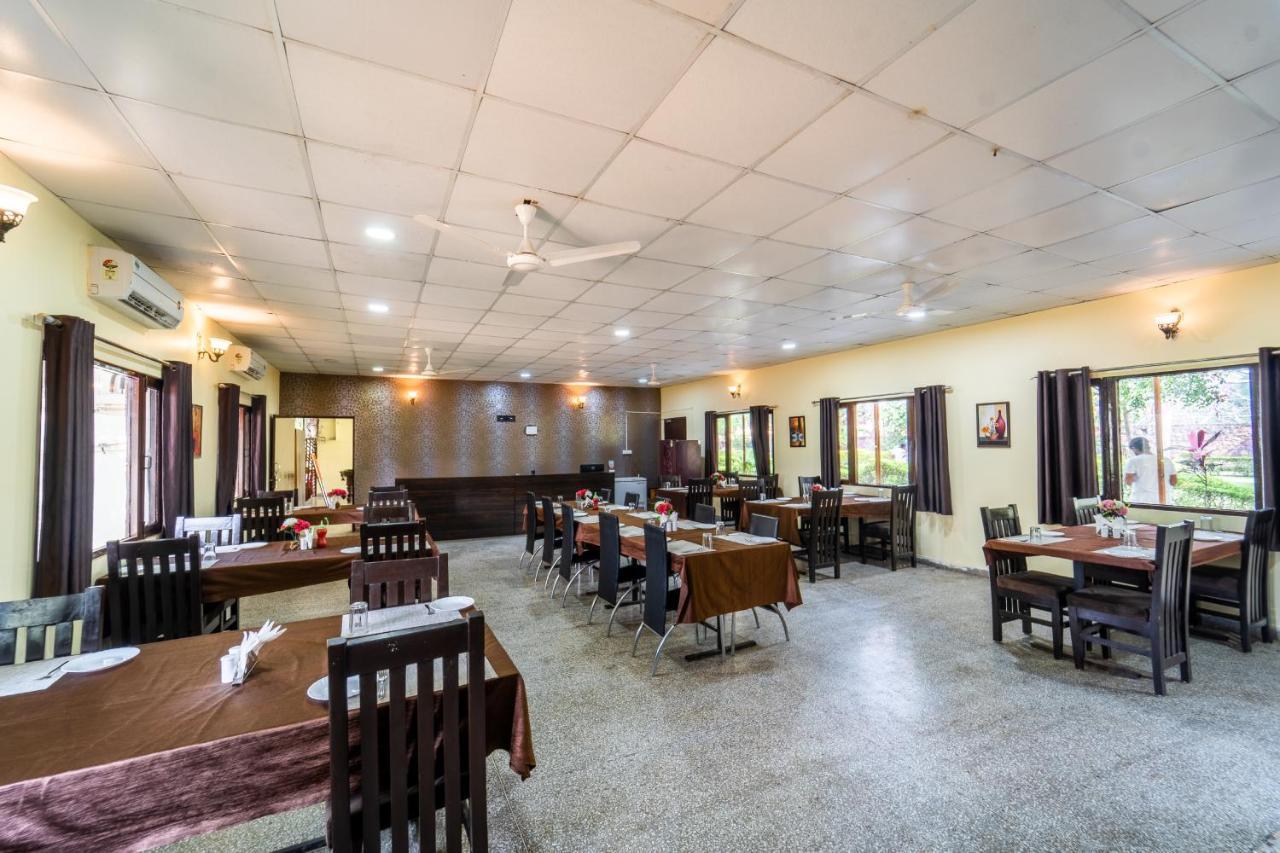 Narmada Hills Resort Omkareshwar Bagian luar foto