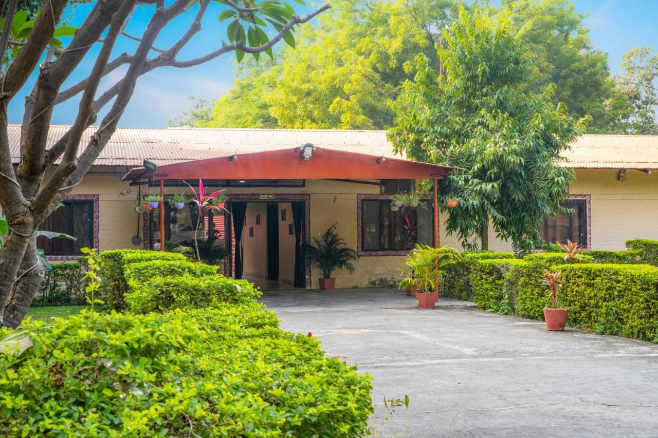 Narmada Hills Resort Omkareshwar Bagian luar foto