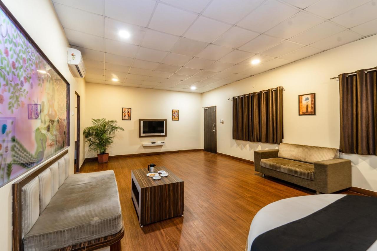 Narmada Hills Resort Omkareshwar Bagian luar foto